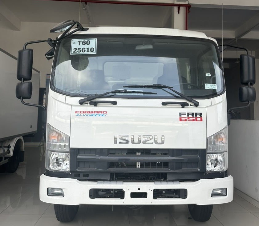 Xe tải ISUZU FRR 650 có thiết kế ngoại thất bắt mắt