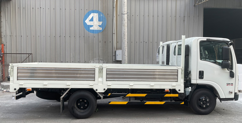 xe tải Isuzu QKR 210 thùng lửng