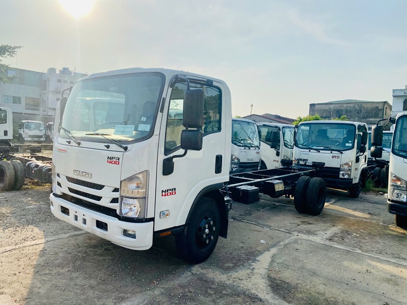 So sánh Isuzu NPR400 3T5 Euro 5 với Hino 300 XZu720L Euro 5