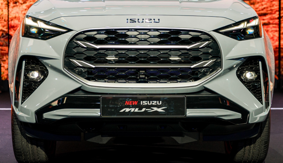 Phần đầu xe Mu-x 2025