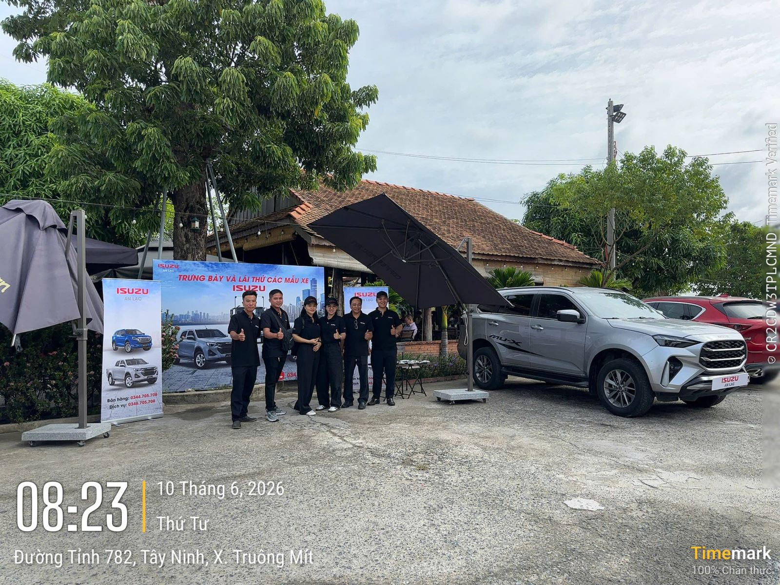trải nghiệm Isuzu mu-X và Isuzu D-Max